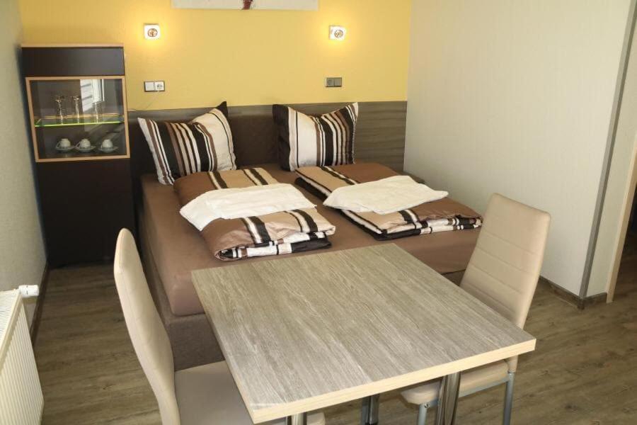 Pension Florion Бернбург Екстериор снимка