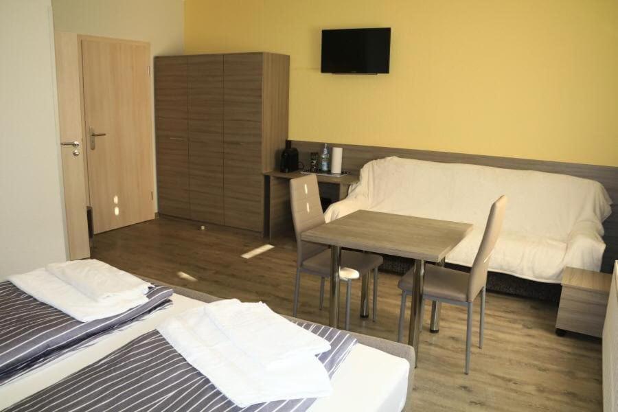 Pension Florion Бернбург Екстериор снимка